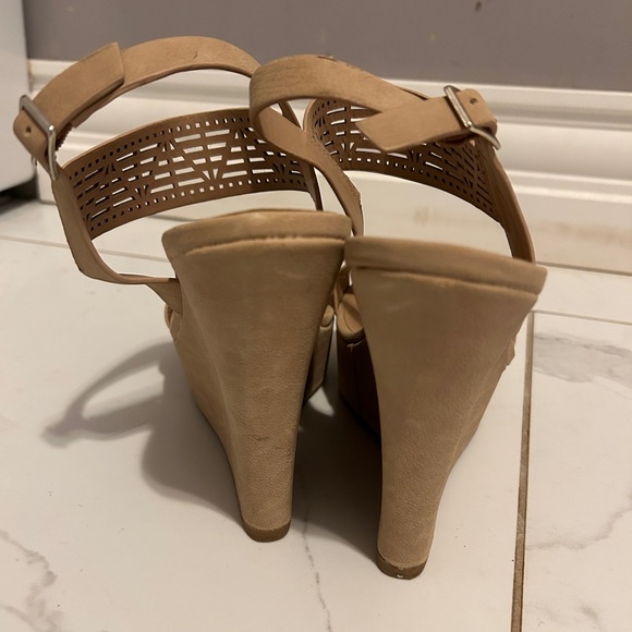 Call It Spring Nude Wedges Sz 9 - Picture 2 of 13